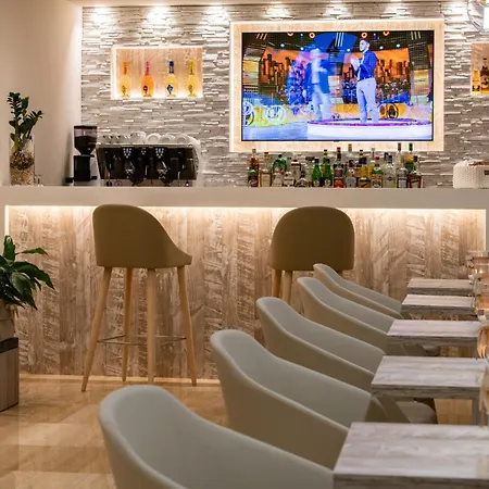 Отель Laurin Лидо-ди-Езоло