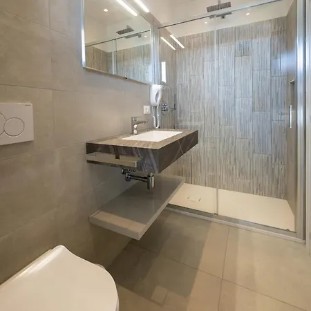 Laurin Отель 3*