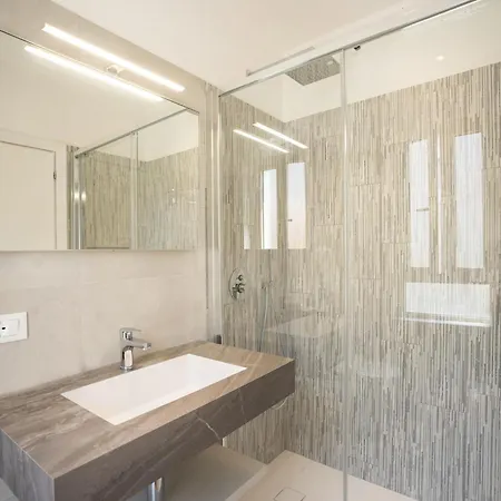 Laurin Отель 3*